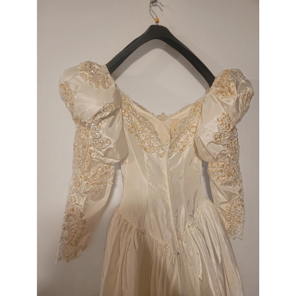 Vintage Princess Cut Wedding Dress - Picture 6 of 13